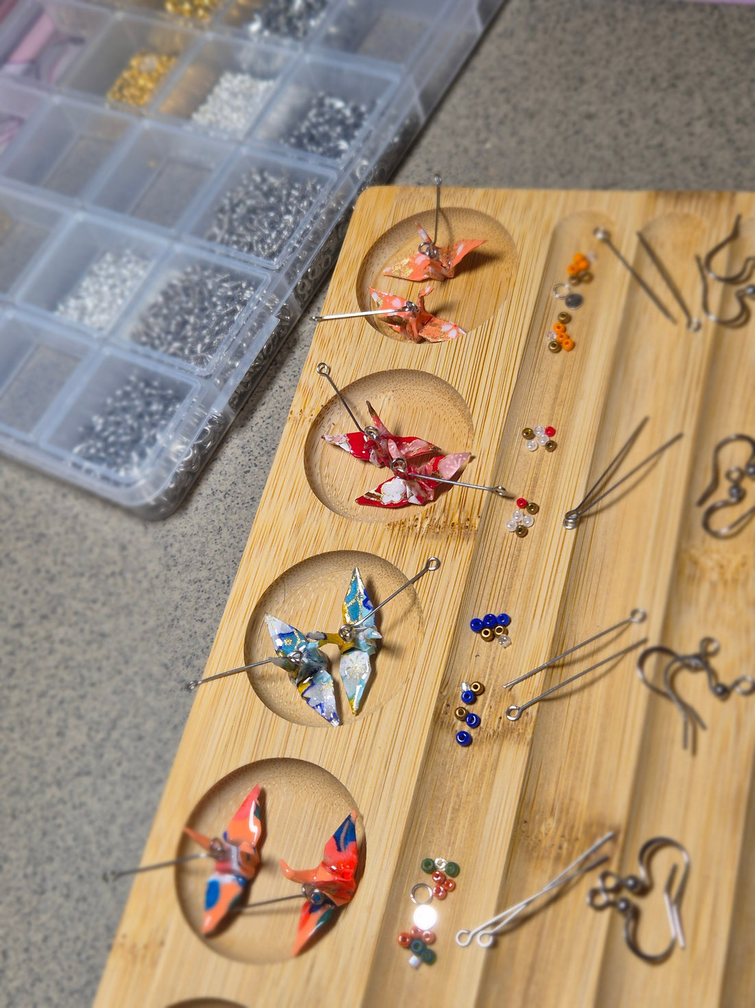 Atelier créatif chez Tokyo Story à Lausanne – Crée ton bijou origami