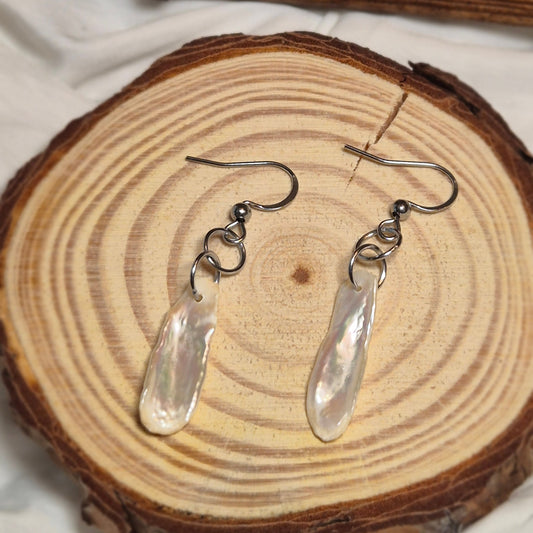 Perles baroques d’eau douce (support en couleur argent)