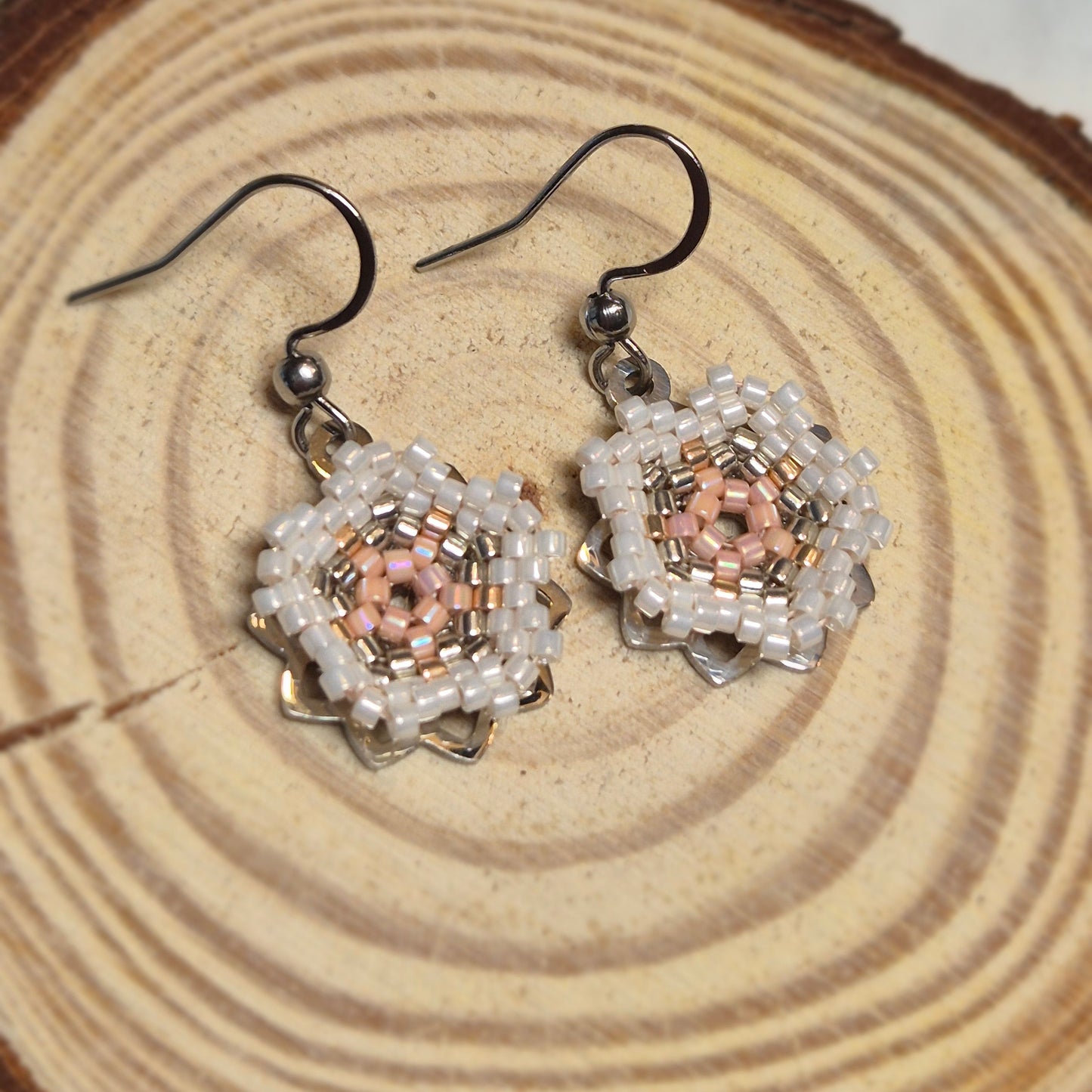 Boucles d’oreilles Sakura blanches