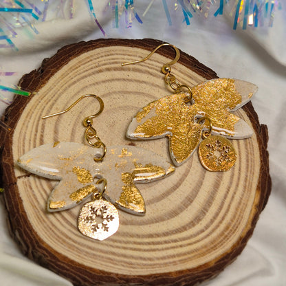 Boucles d’oreilles Blanche et Feuille d’Or - Breloque flocon de neige