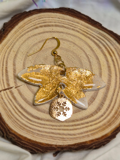 Boucles d’oreilles Blanche et Feuille d’Or - Breloque flocon de neige