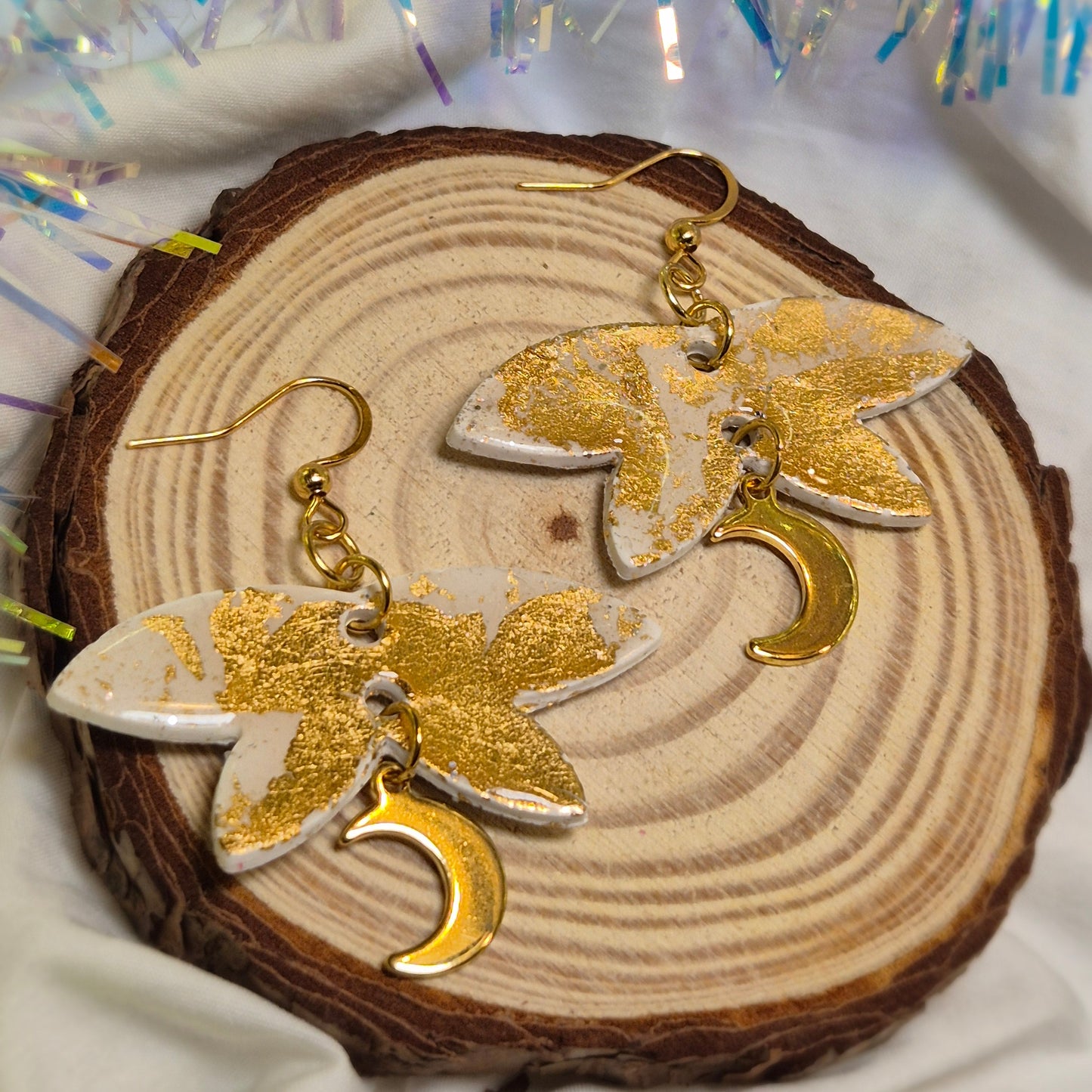 Boucles d’oreilles Blanche et Feuille d’Or - Breloque lune