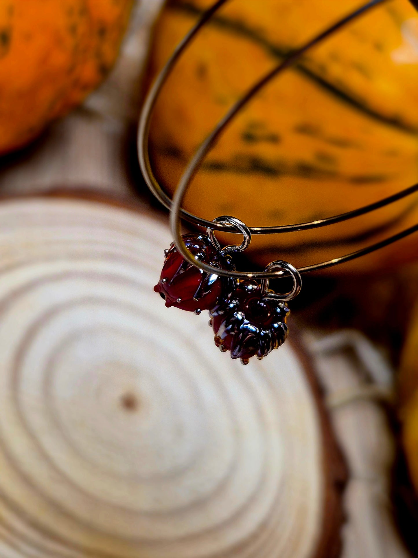 Boucles d’oreilles créoles – Roses en verre