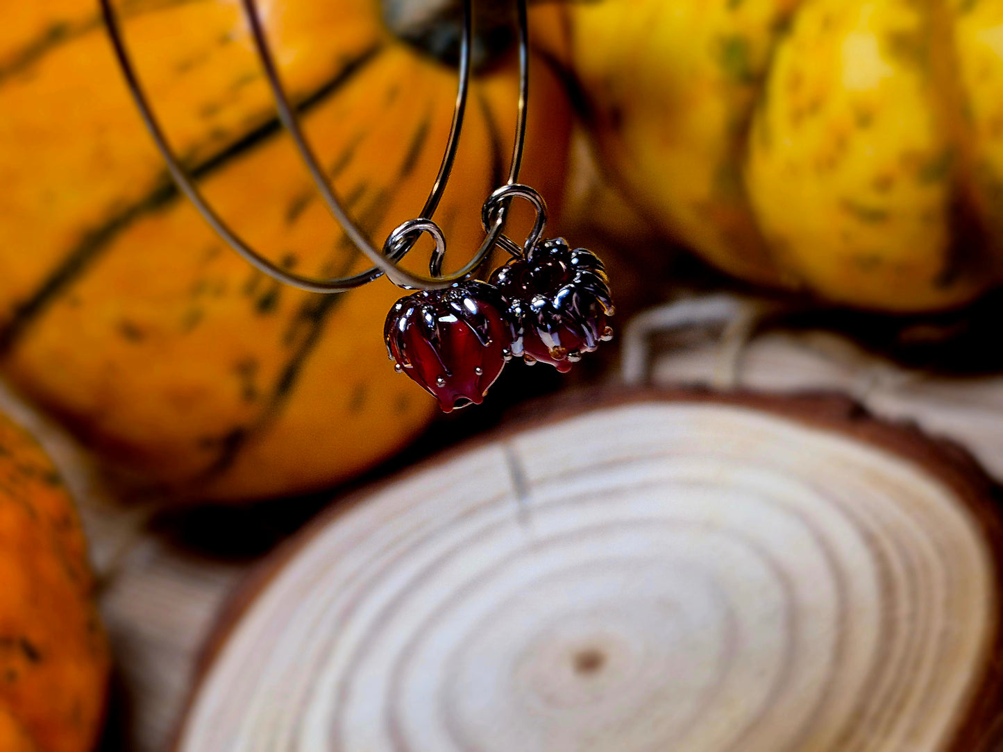 Boucles d’oreilles créoles – Roses en verre