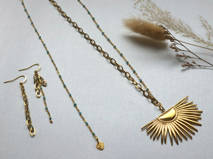 Parure dorée en acier inoxydable – Collier soleil, chaîne de dos et boucles dépareillées