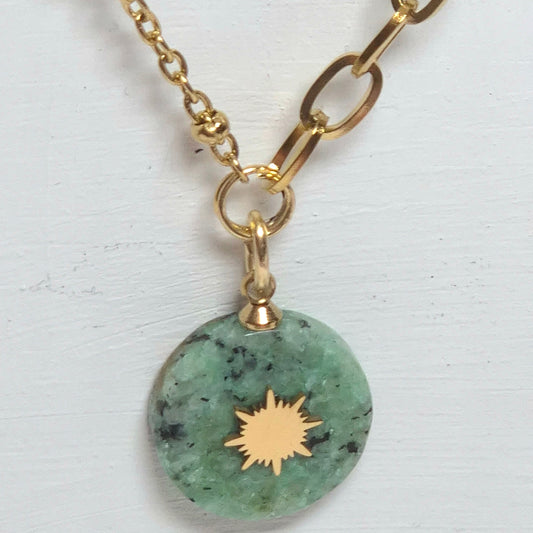 Collier Soleil en Turquoise Africaine – Acier inoxydable doré