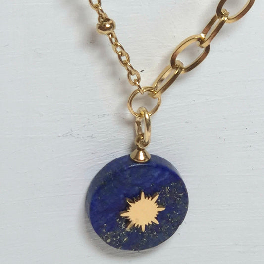 Collier Soleil en Lapis Lazuli Bleu – Acier inoxydable doré