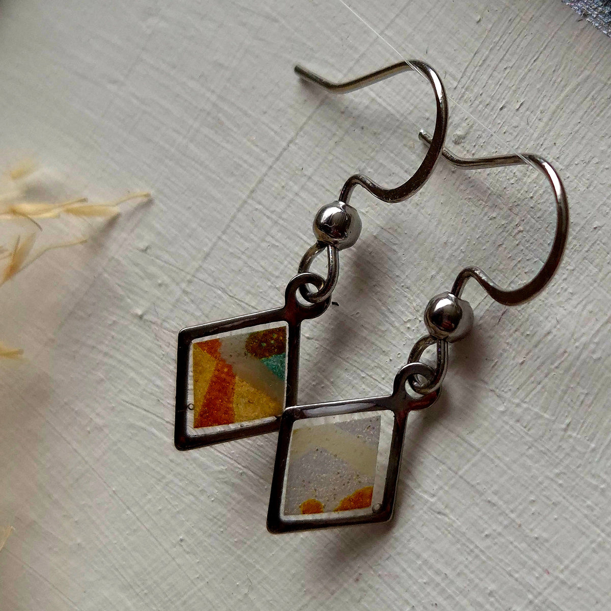 Mini Boucles Losange « Kakera » – Fragments de Papier Washi Japonais
