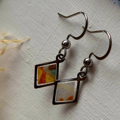 Mini Boucles Losange « Kakera » – Fragments de Papier Washi Japonais