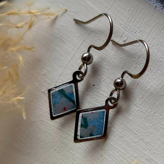 Mini Boucles Losange « Kakera » – Fragments de Papier Washi Japonais