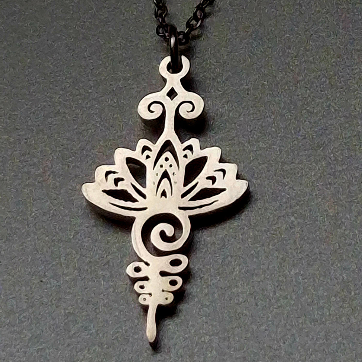 Collier Mystique en Acier Inoxydable – Capsule Éphémère d'Automne